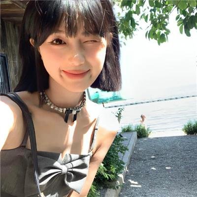 爱上小男人